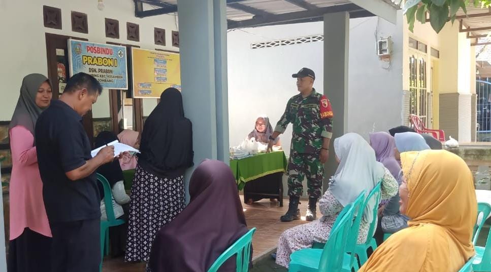 Babinsa Koramil Kesamben Kawal&nbsp;Posyandu