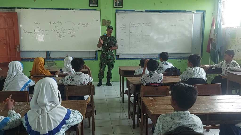 Babinsa Kepuhrejo Bekali Wasbang dan&nbsp;PBB