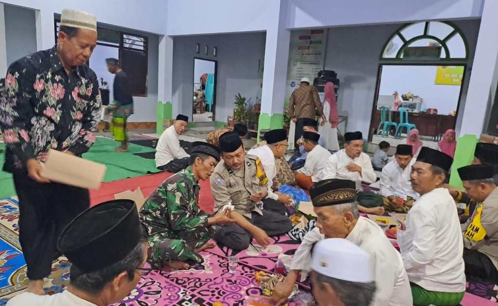 Babinsa Koramil Jogoroto Hadiri Syukuran&nbsp;Desa