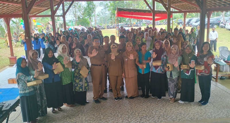 Bupati Blitar Hadiri Pelatihan Pemberdayaan Perempuan Musrenbang 2024 di Desa Kalimanis Doko