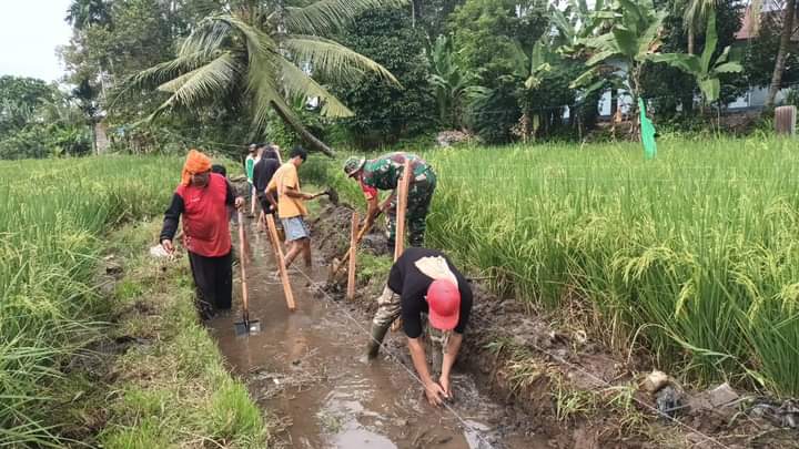 Babinsa Koramil Sumobito Karya&nbsp;Bakti