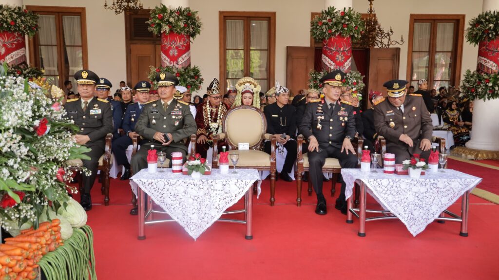 Kasdam Brawijaya Hadiri Upacara Peringatan Hari Lahir Pancasila di Grahadi