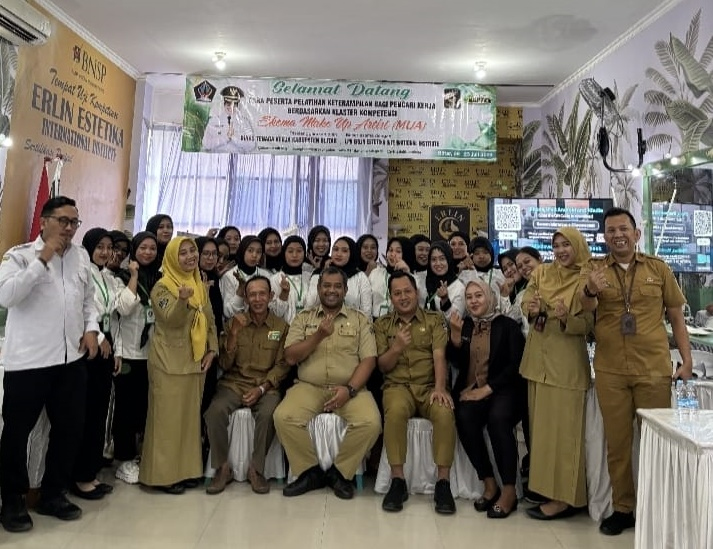 Disnaker Kabupaten Blitar Laksanakan Pelatihan dan Sertifikasi Berdasarkan Klaster Kompetensi Periasan Wajah