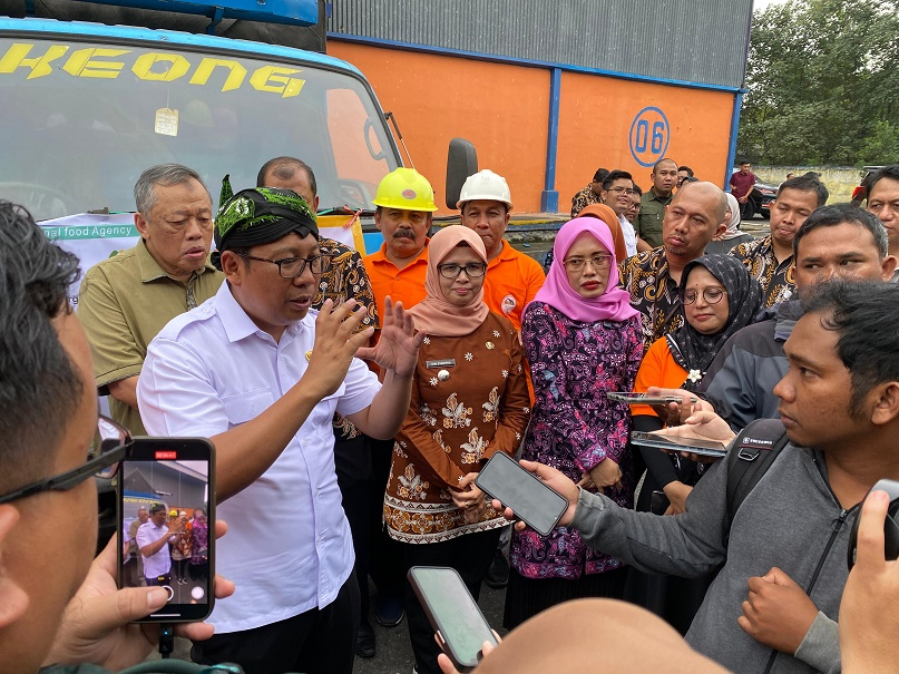 Bupati Blitar Hadiri Acara Penerimaan Jagung Dari Bima dan Dompu di Gudang Bulog&nbsp;Bence