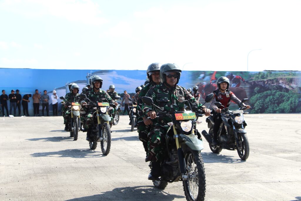 Kodam Brawijaya Hadiri Apel Sispamkota di Kabupaten Sampang