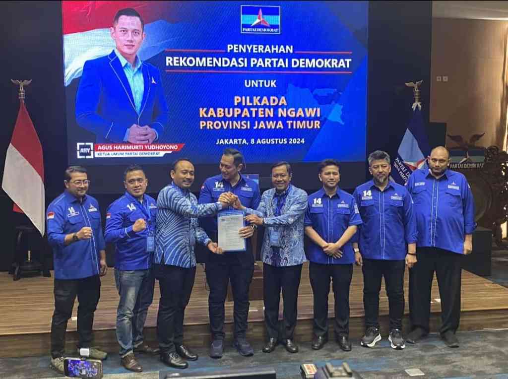 AHY Serahkan Rekom Demokrat untuk Ony-Antok Sebagai Bapaslon Cakada&nbsp;Ngawi