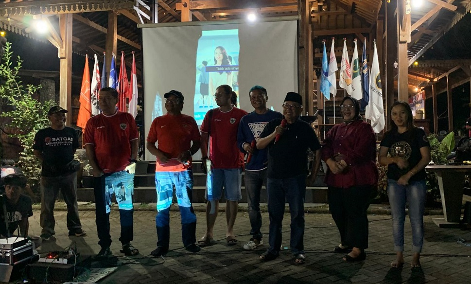 Cabup dan Cawabup Blitar Rijanto – Beky Nobar Sepak Bola Bersama Masyarakat&nbsp;Blitar