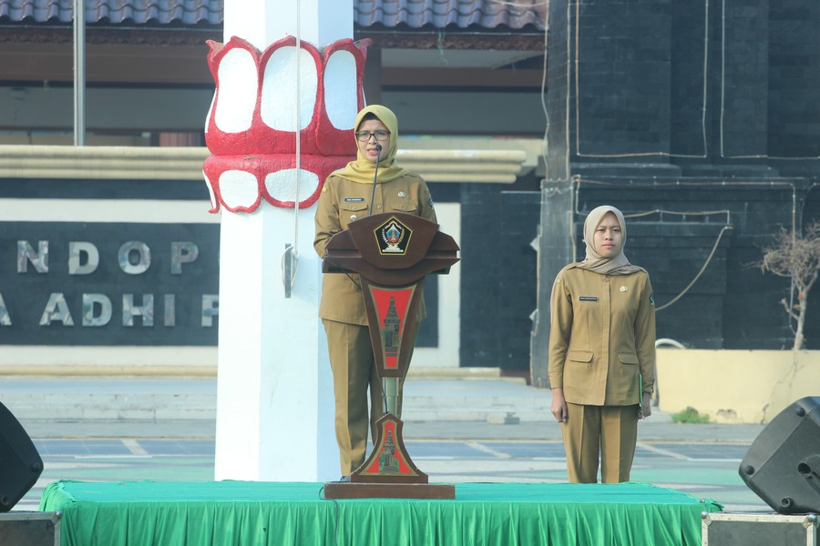 Bupati Blitar Pimpin Apel ASN Kabupaten Blitar di Alun-Alun&nbsp;Kanigoro