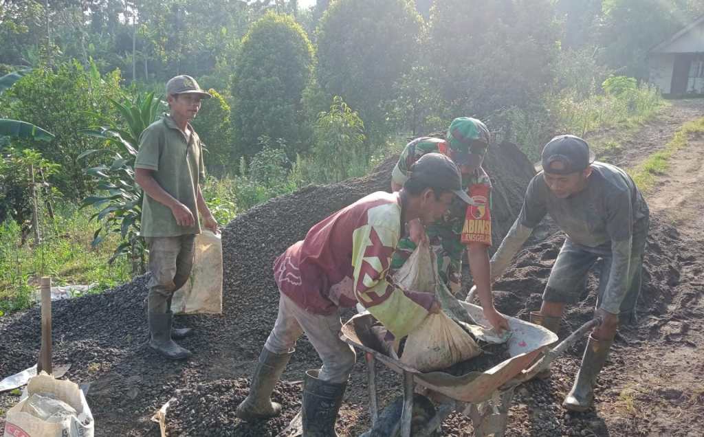 Babinsa Koramil Bareng Gelar Karya&nbsp;Bakti